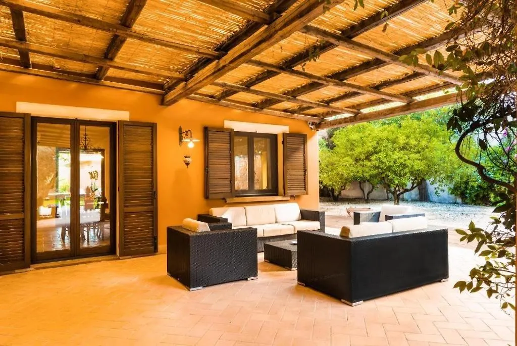 Relais Virginia Sea & Pool, Marsala Villa